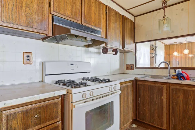 $150,000 | 205 East State Street, Rawlins, WY 82301