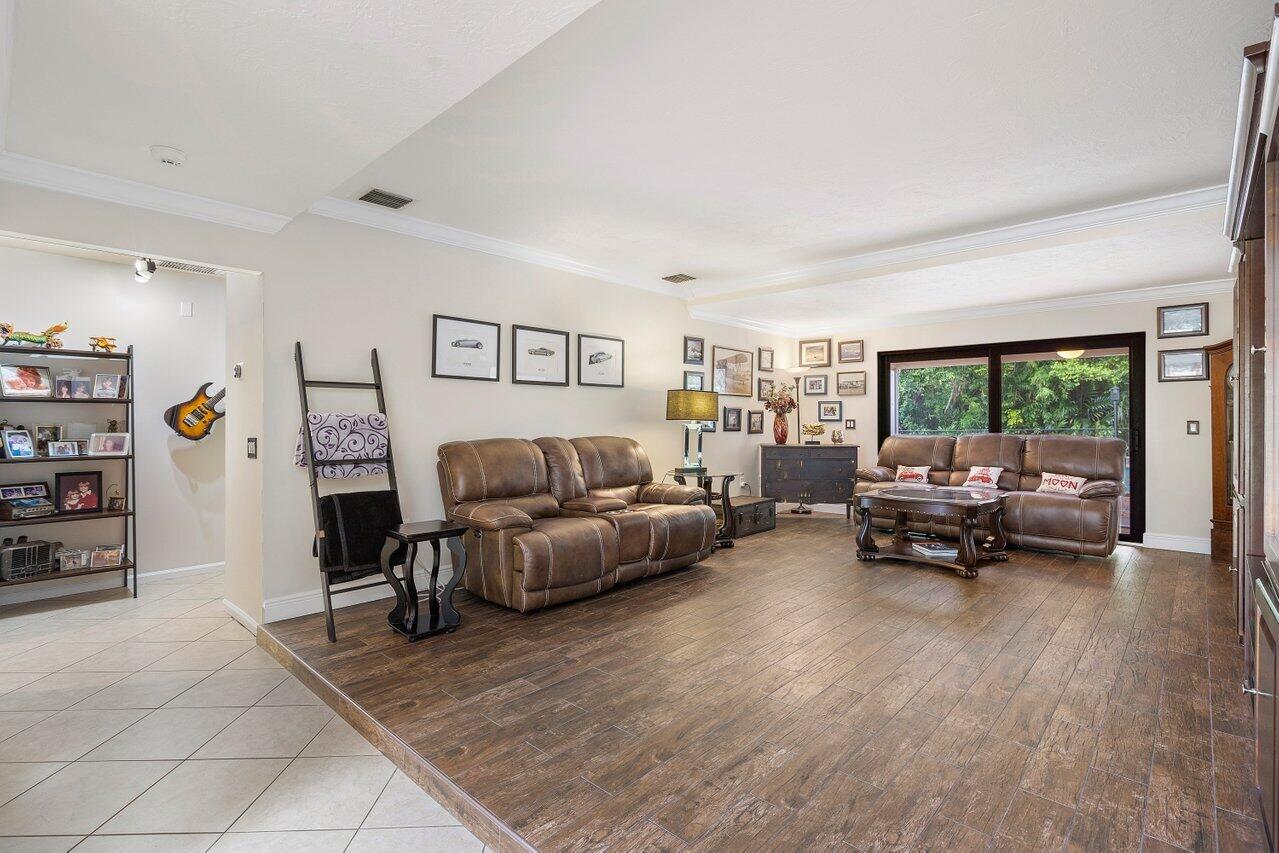 5515 Colbright Road Lake Worth, FL 33467 - Photo 16 of 58 Living room
