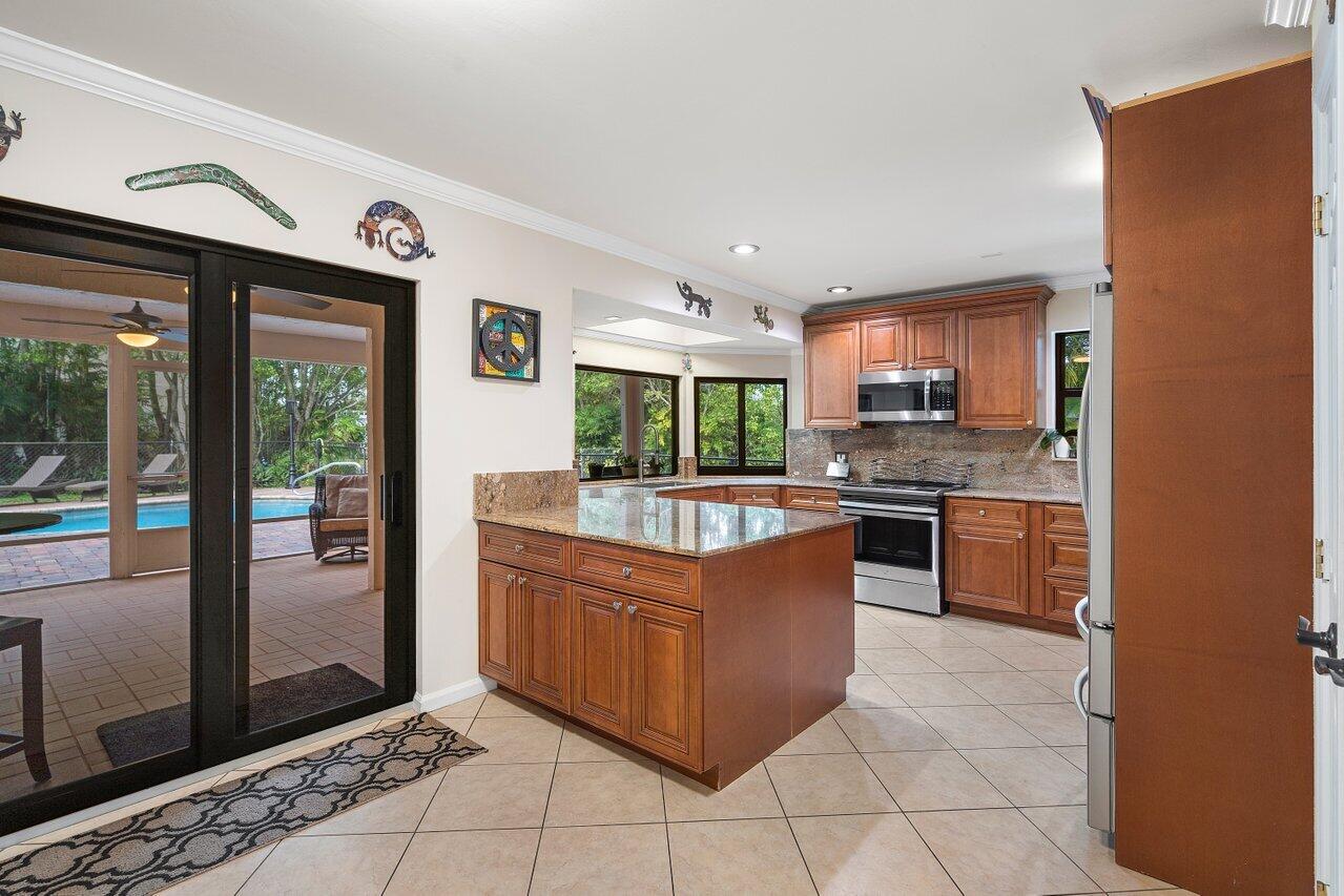 5515 Colbright Road Lake Worth, FL 33467 - Photo 10 of 58 Kitchen