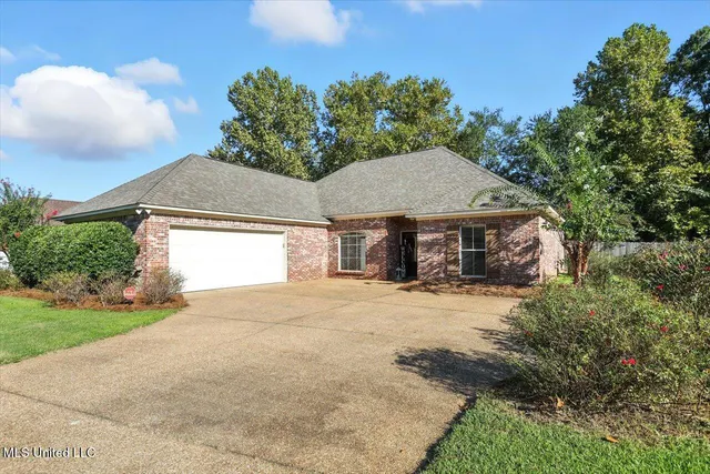 $279,900 | 172 Navajo Circle, Clinton, MS 39056