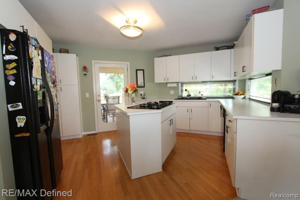 2332 Ulster Road Rochester Hills, MI 48309 - Photo 16 of 38
