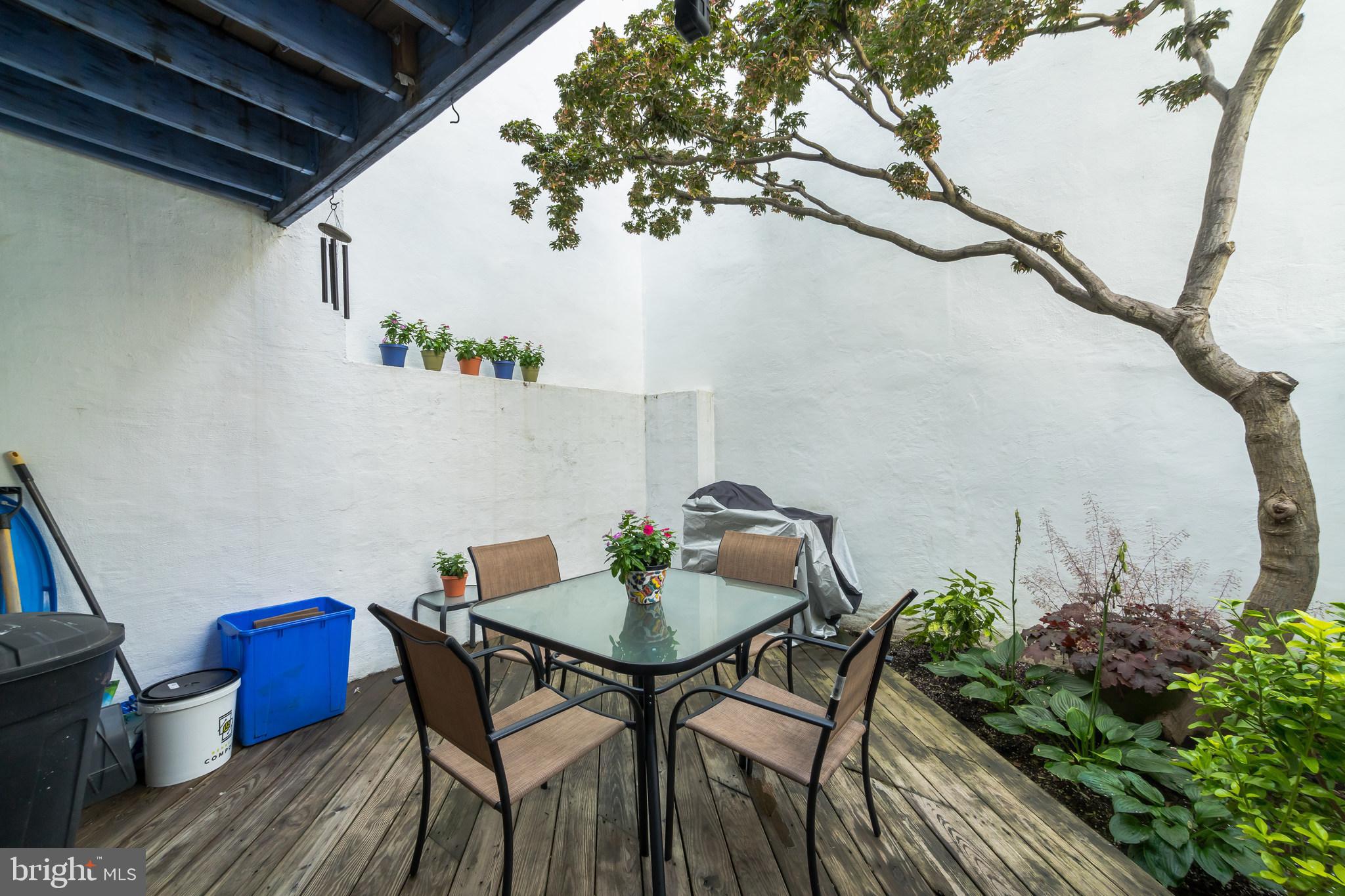 1032 Waverly Street Philadelphia, PA 19147 - Photo 13 of 30 a view of a outdoor seating area