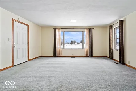 $349,000 | 3 East County Road 900 North, Lizton, IN 46149