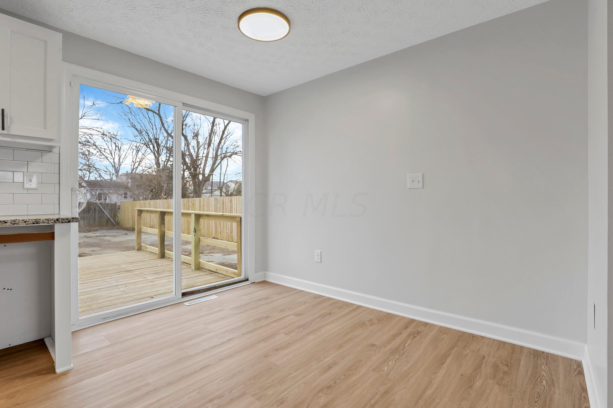 3628 Arnsby Road Columbus, OH 43232 - Photo 18 of 41 31-web-or-mls-0N4A6125
