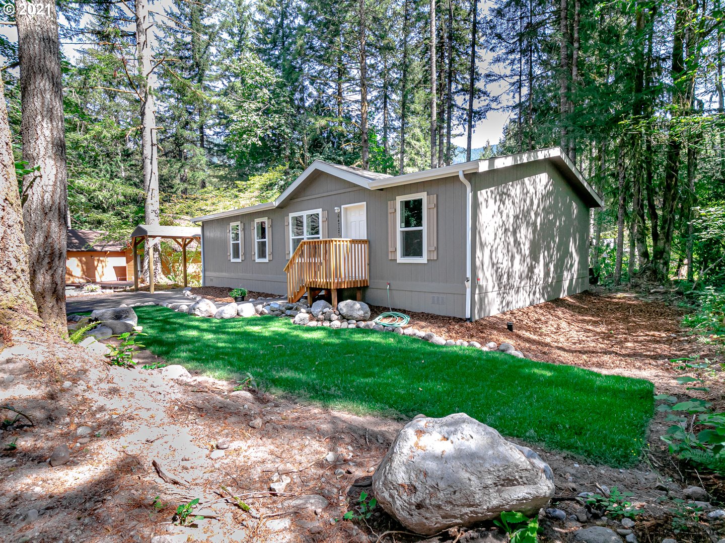 64727 East Sandy River Lane Rhododendron, OR 97049 - Photo 4 of 31