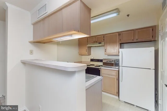 $1,900 | 1504 Lincoln Way, Unit 108, McLean, VA 22102