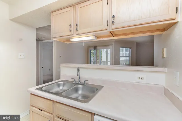 $1,900 | 1504 Lincoln Way, Unit 108, McLean, VA 22102