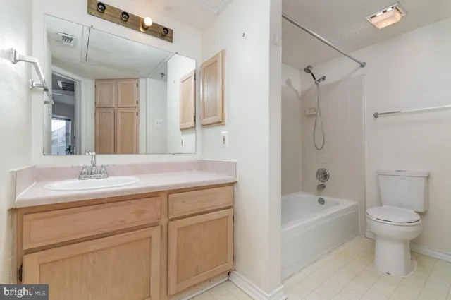 $1,900 | 1504 Lincoln Way, Unit 108, McLean, VA 22102