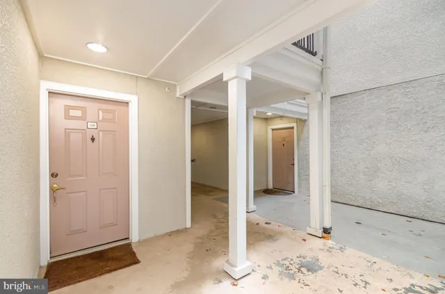 $1,900 | 1504 Lincoln Way, Unit 108, McLean, VA 22102