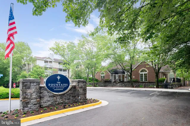$1,900 | 1504 Lincoln Way, Unit 108, McLean, VA 22102