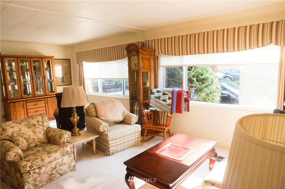 201 Union Avenue Southeast, Unit 186 Renton, WA 98059 - Photo 3 of 25 Gallery Image 3