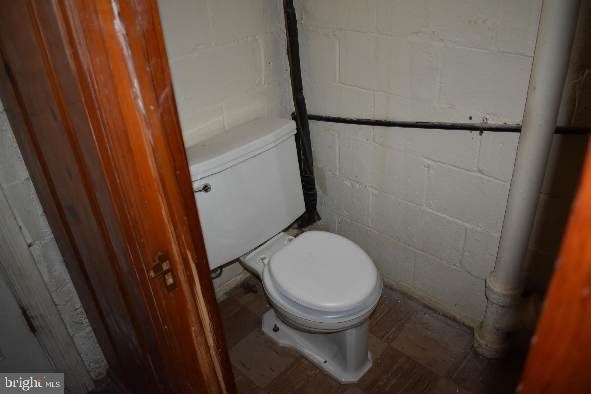1403 Langford Road Baltimore, MD 21207 - Photo 15 of 22