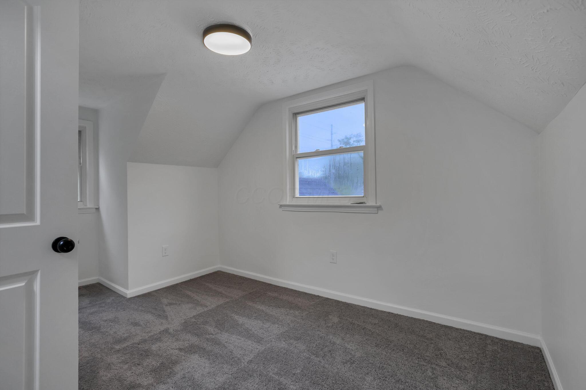 430 South James Road Columbus, OH 43213 - Photo 12 of 24 31-web-or-mls-SMEP3927
