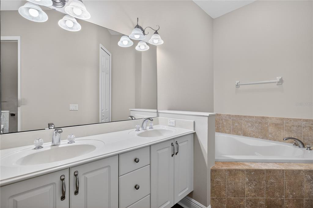 216 Lamonte Pointe Circle DeBary, FL 32713 - Photo 23 of 41