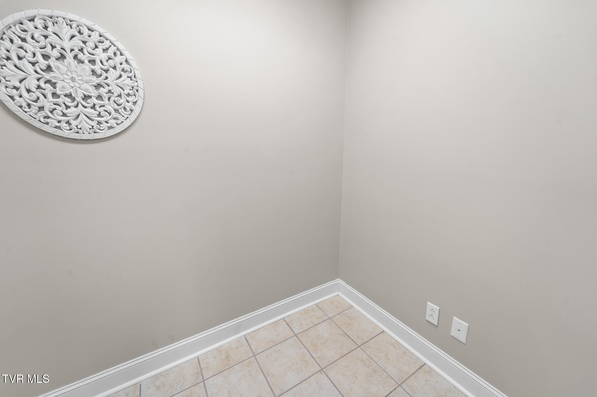 1684 Hatterdale Farm Road, Unit B Blountville, TN 37617 - Photo 36 of 49 DSC07316