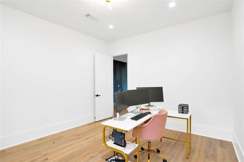 1598 Athens Avenue Southwest Atlanta, GA 30310 - Photo 20 of 45 a workspace with furniture