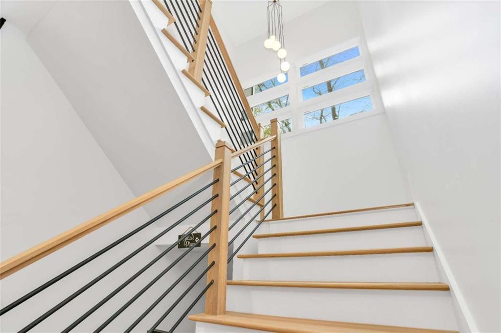 1598 Athens Avenue Southwest Atlanta, GA 30310 - Photo 23 of 45 a view of entryway