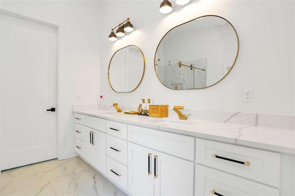 1598 Athens Avenue Southwest Atlanta, GA 30310 - Photo 32 of 45 a bathroom with a sink and a mirror