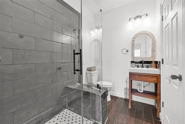 $319,000 | 424 South Holmes Street, La Porte, TX 77571