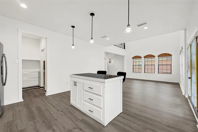 $319,000 | 424 South Holmes Street, La Porte, TX 77571