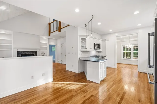 $885,999 | 602 Putnam Avenue, Barnstable, MA 02635