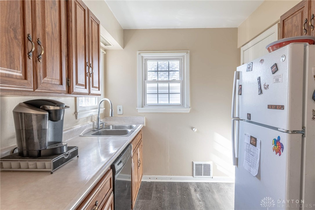 3934 Kemp Road Dayton, OH 45431 - Photo 10 of 33