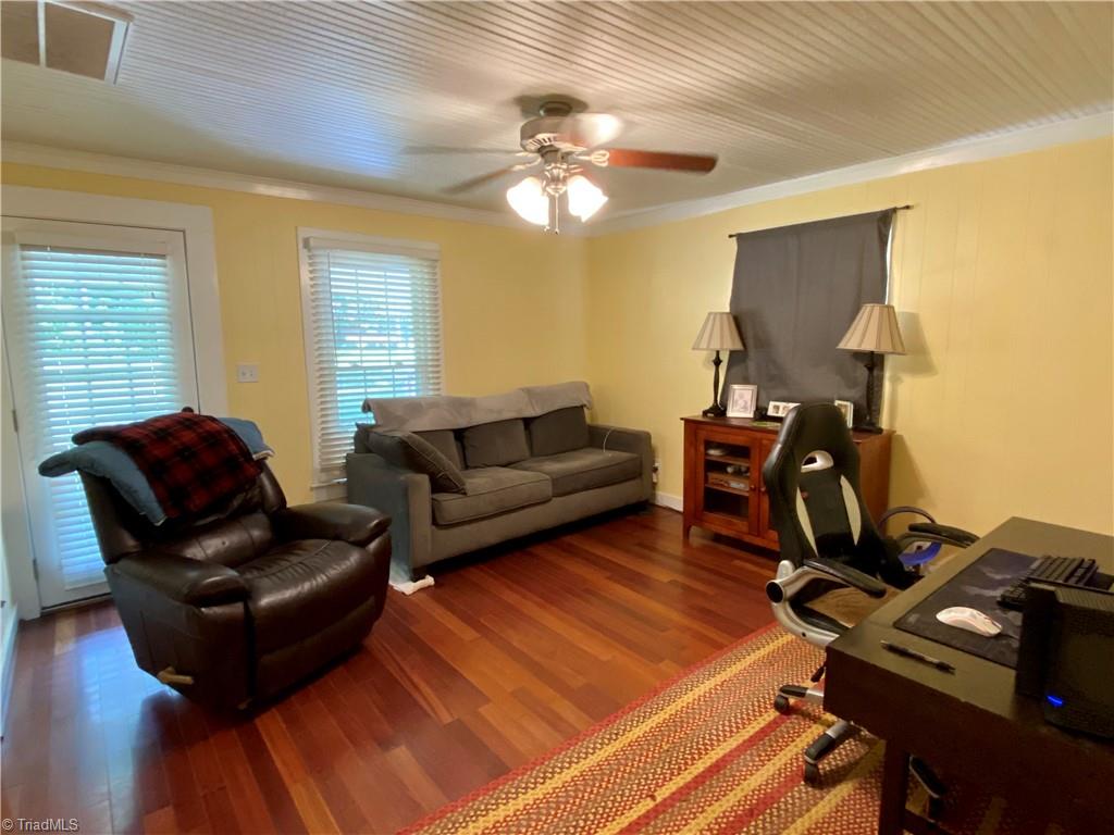 5212 Harvey Road Jamestown, NC 27282 - Photo 3 of 12 Gallery Image 3