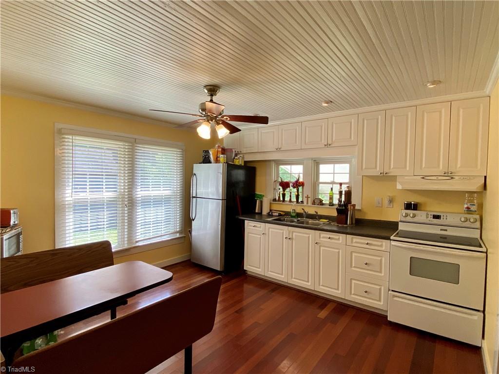 5212 Harvey Road Jamestown, NC 27282 - Photo 4 of 12 Gallery Image 4