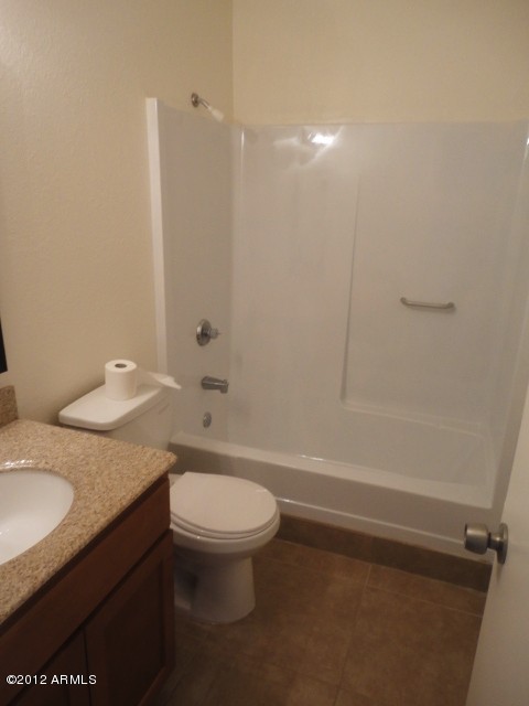 4556 West Hatcher Road Glendale, AZ 85302 - Photo 18 of 20 Bathroom 2