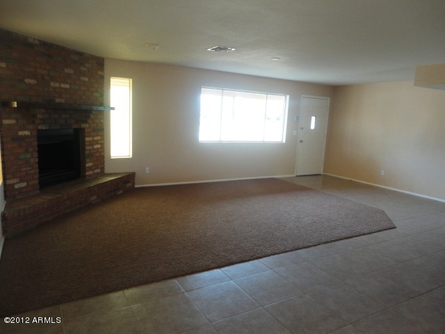 4556 West Hatcher Road Glendale, AZ 85302 - Photo 5 of 20 Cozy