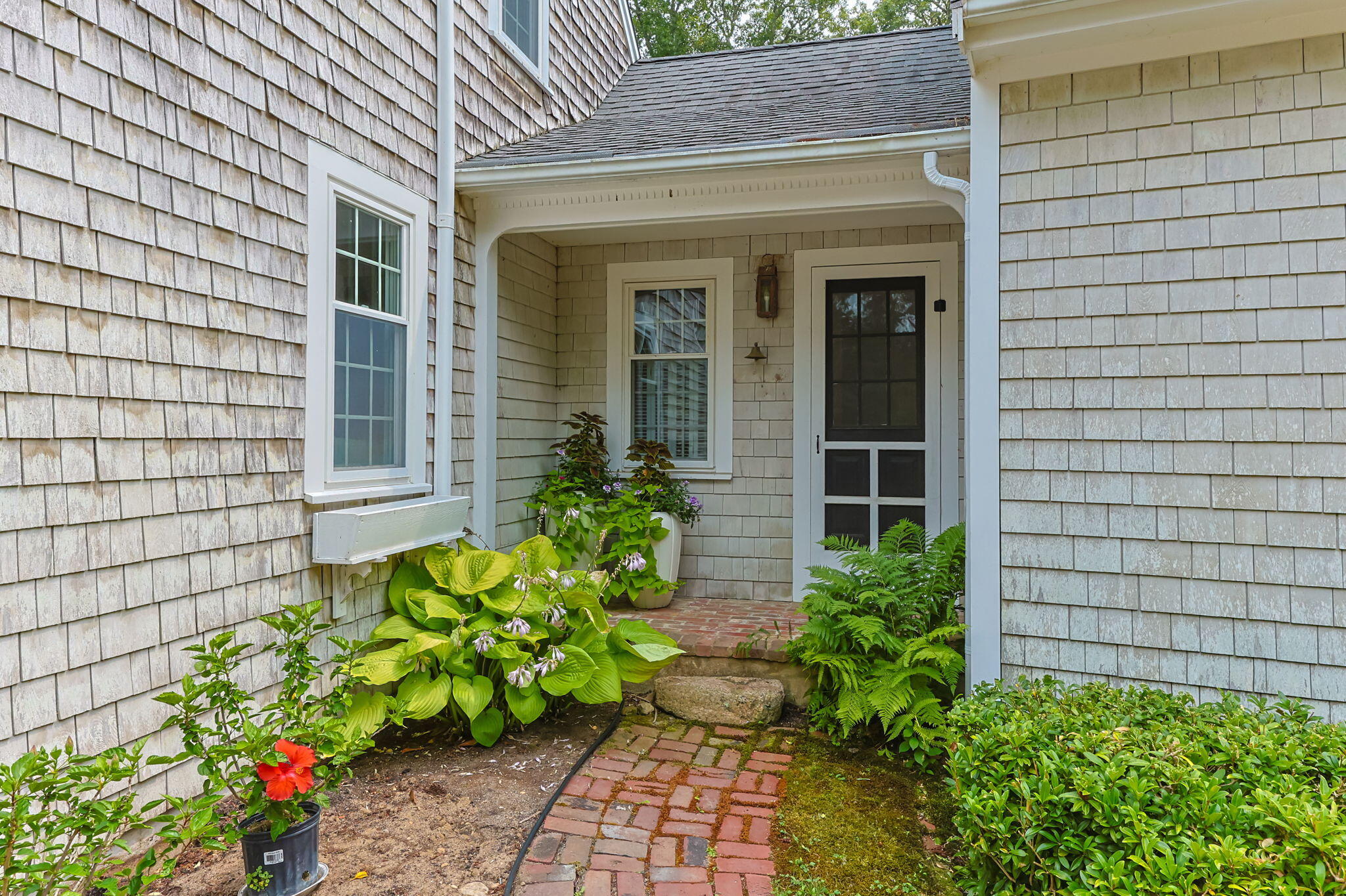 17 Cres Ridge Way Orleans, MA 02653 - Photo 5 of 47 a front view of a house