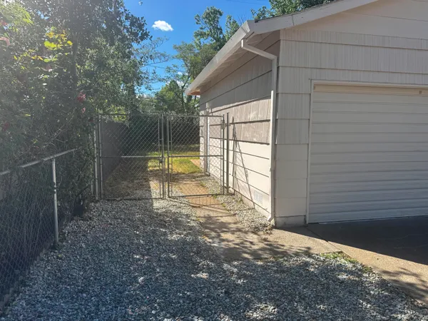$299,900 | 3732 Mercury Drive, Redding, CA 96002
