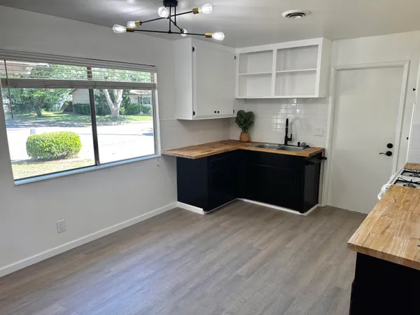 $299,900 | 3732 Mercury Drive, Redding, CA 96002