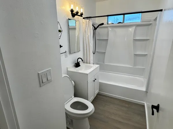 $299,900 | 3732 Mercury Drive, Redding, CA 96002
