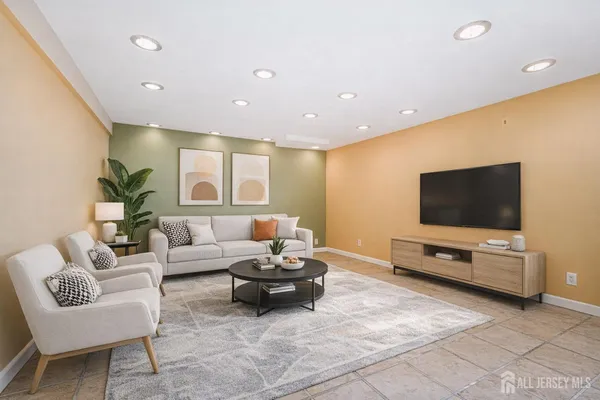 $646,000 | 125 Garretson Circle, Milltown, NJ 08850