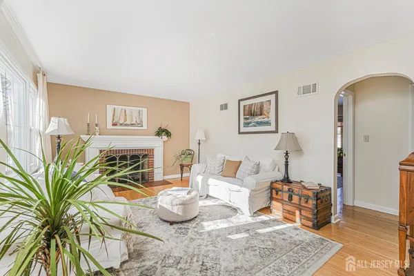 $646,000 | 125 Garretson Circle, Milltown, NJ 08850