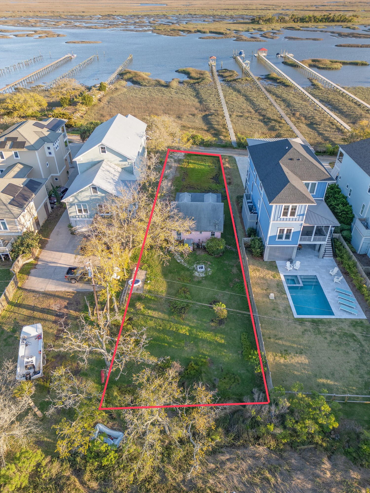 942 West Oceanview Road Charleston, SC 29412 - Photo 4 of 7 DJI_0691HDR+ line