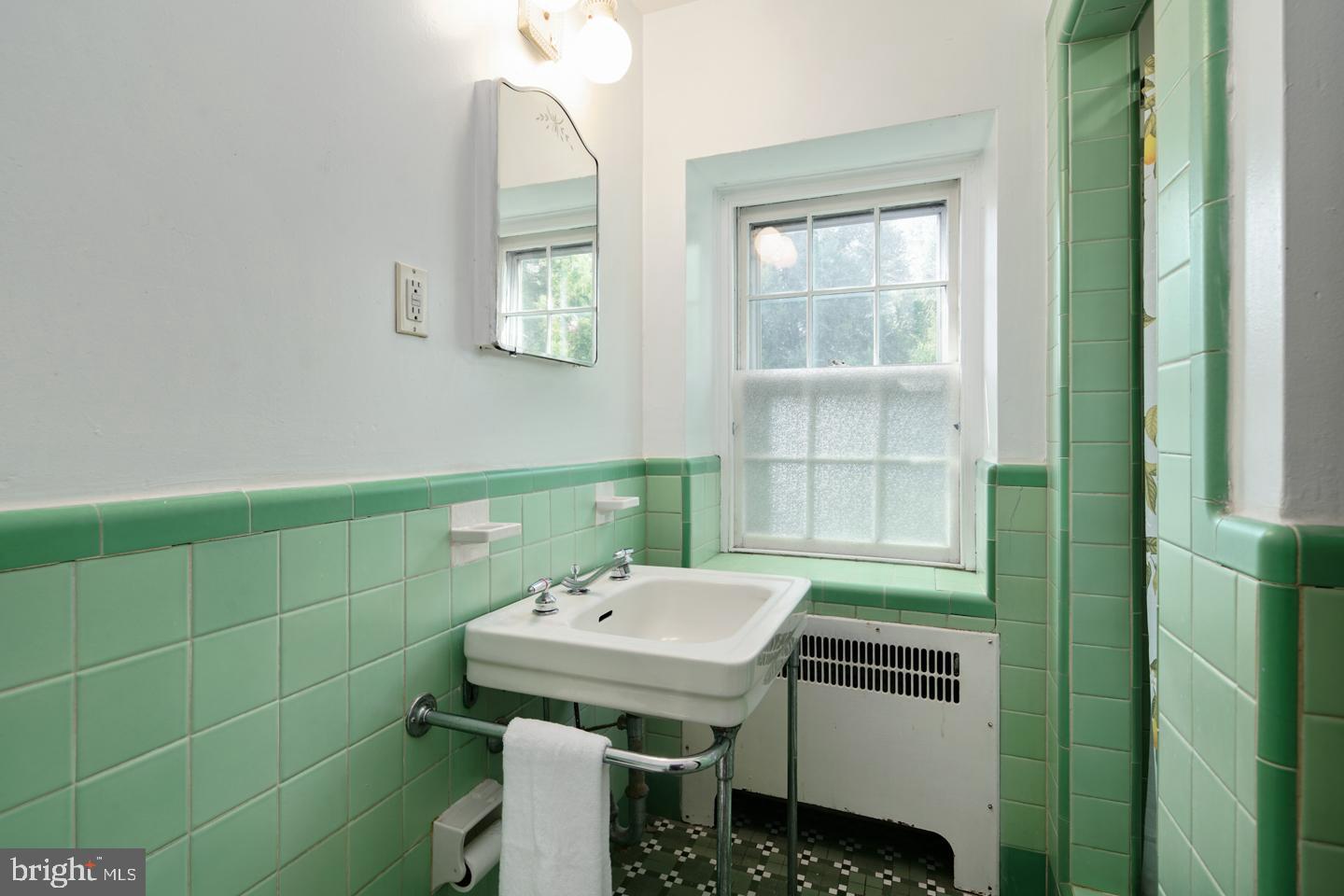 109 Stratford Road Wallingford, PA 19086 - Photo 18 of 40