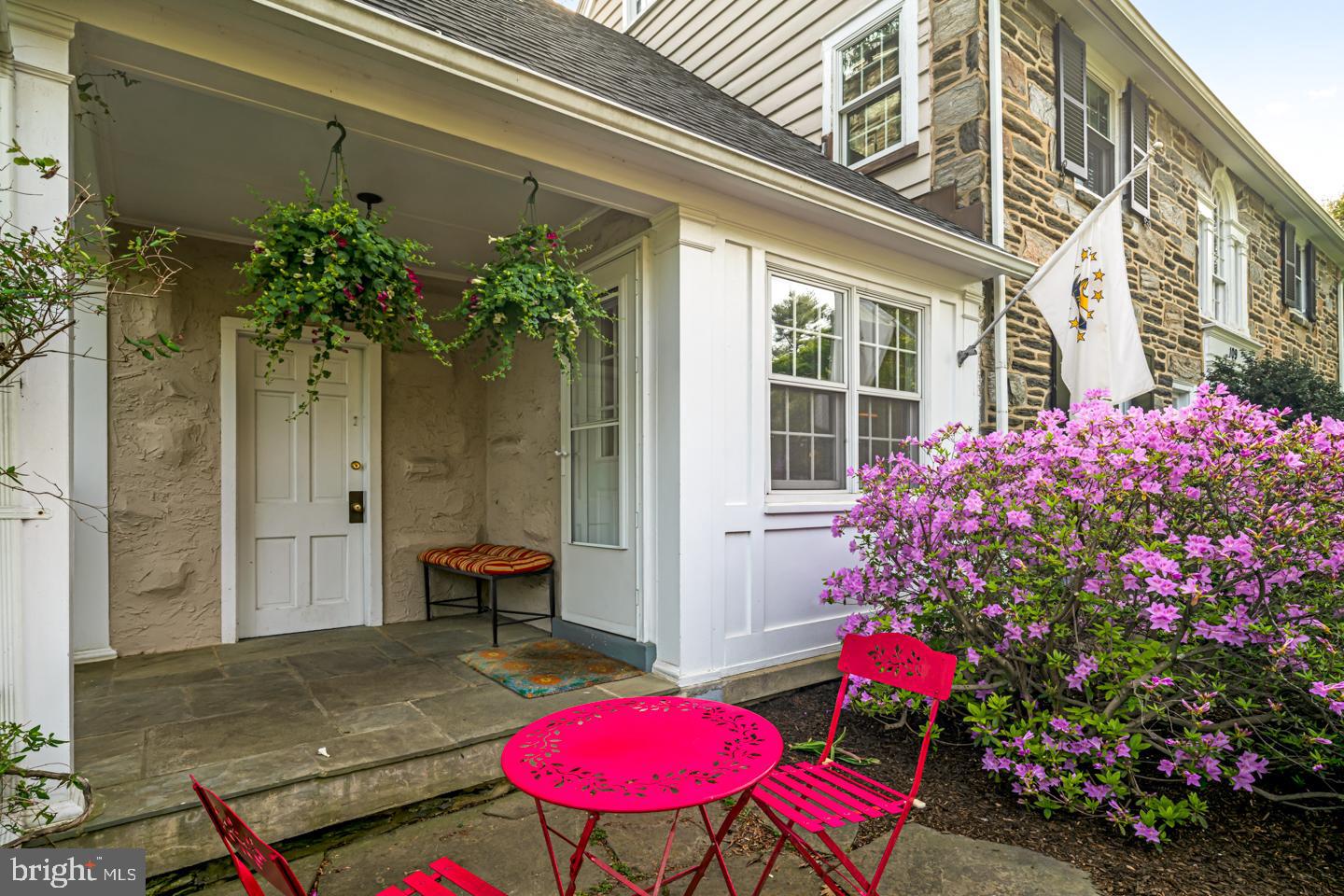 109 Stratford Road Wallingford, PA 19086 - Photo 3 of 40