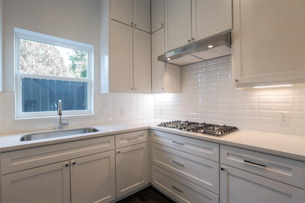 7714 Jacquelyn Oaks Road Houston, TX 77055 - Photo 8 of 19 Kitchen third view **Photos are from previous listing**