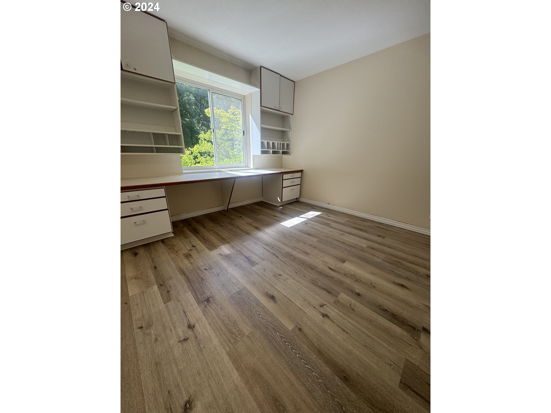 6645 West Burnside Road, Unit 527 Portland, OR 97225 - Photo 15 of 33 Bedroom