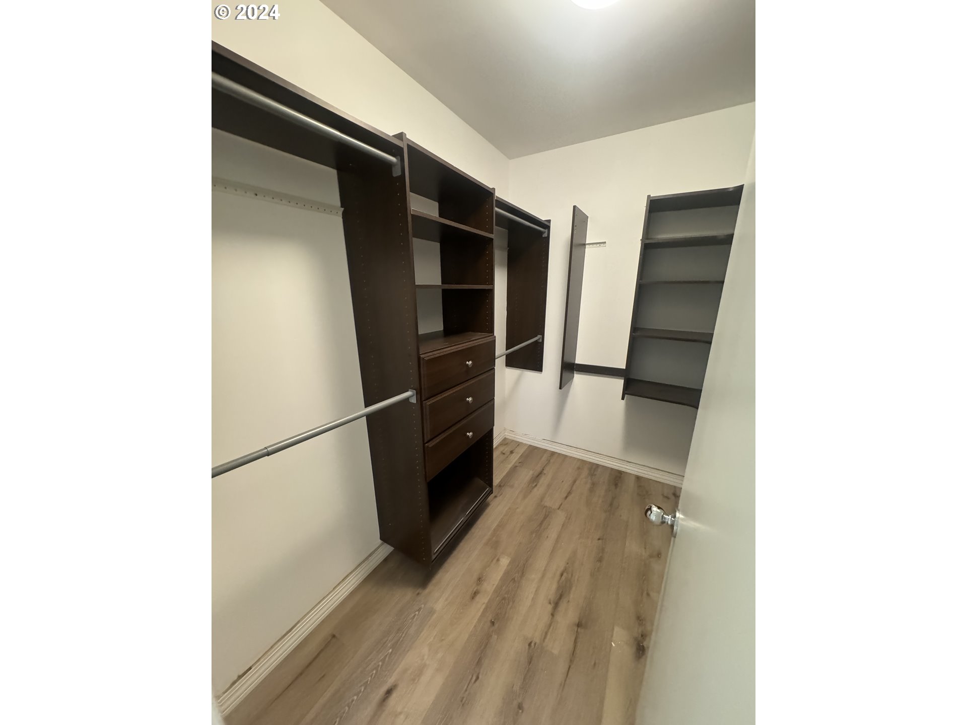 6645 West Burnside Road, Unit 527 Portland, OR 97225 - Photo 19 of 33 Bedroom, Owner's Suite