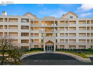 6645 West Burnside Road, Unit 527 Portland, OR 97225 - Photo 2 of 33 Gallery Image 2