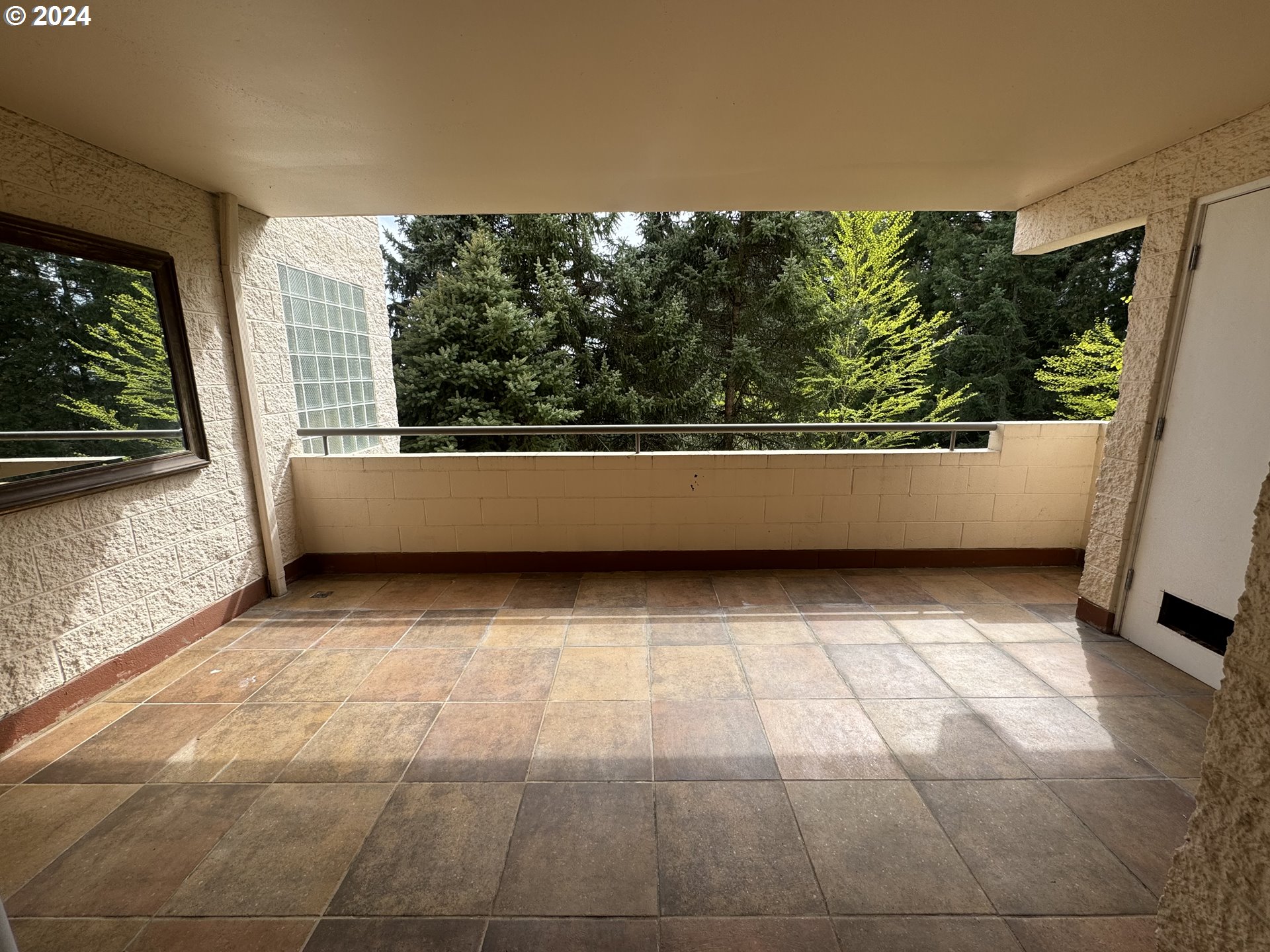 6645 West Burnside Road, Unit 527 Portland, OR 97225 - Photo 21 of 33 Balcony