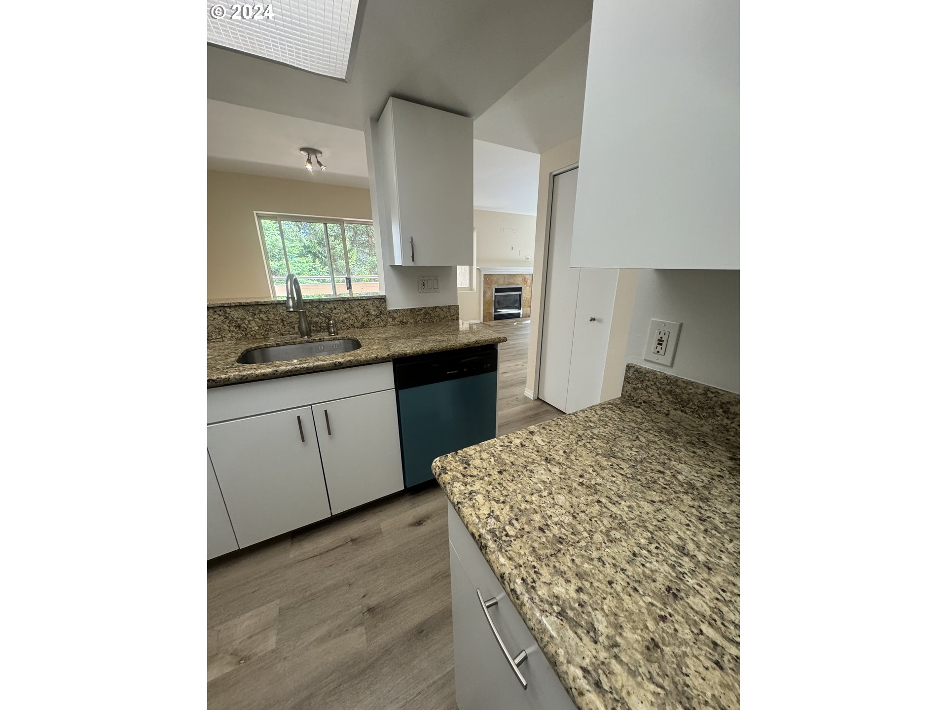 6645 West Burnside Road, Unit 527 Portland, OR 97225 - Photo 5 of 33 Gallery Image 5