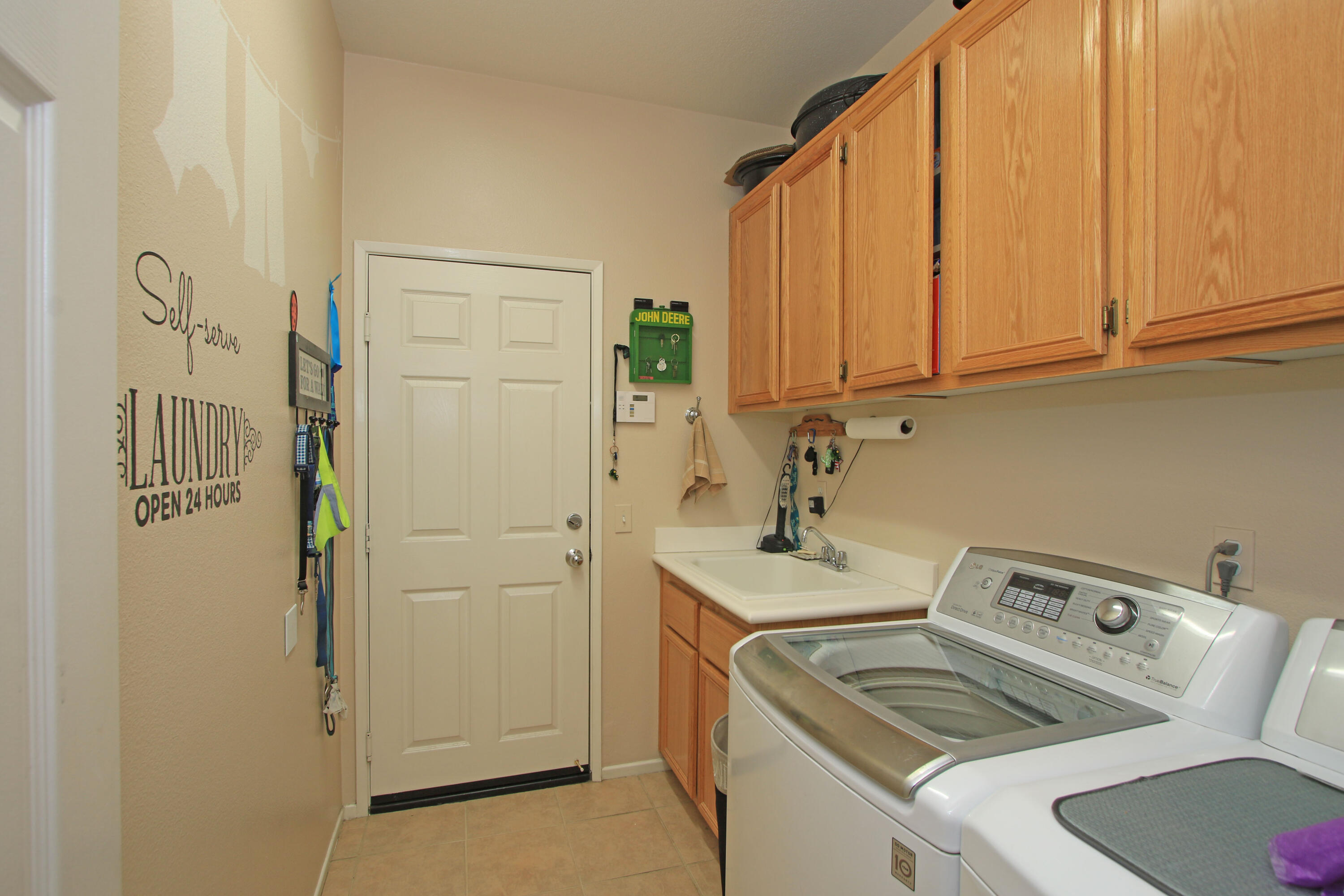 40651 Morris Street Indio, CA 92203 - Photo 28 of 47 a utility room with dryer and washer