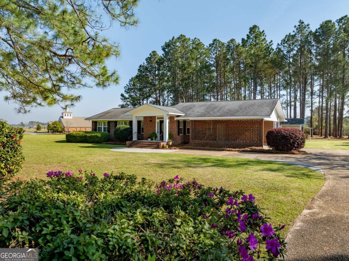 142 Brighton Road Tifton, GA 31794 - Photo 2 of 57