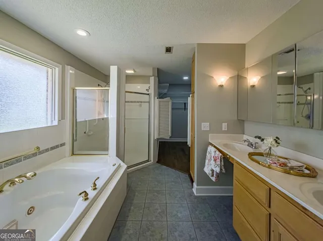 $369,900 | 142 Brighton Road, Tifton, GA 31794