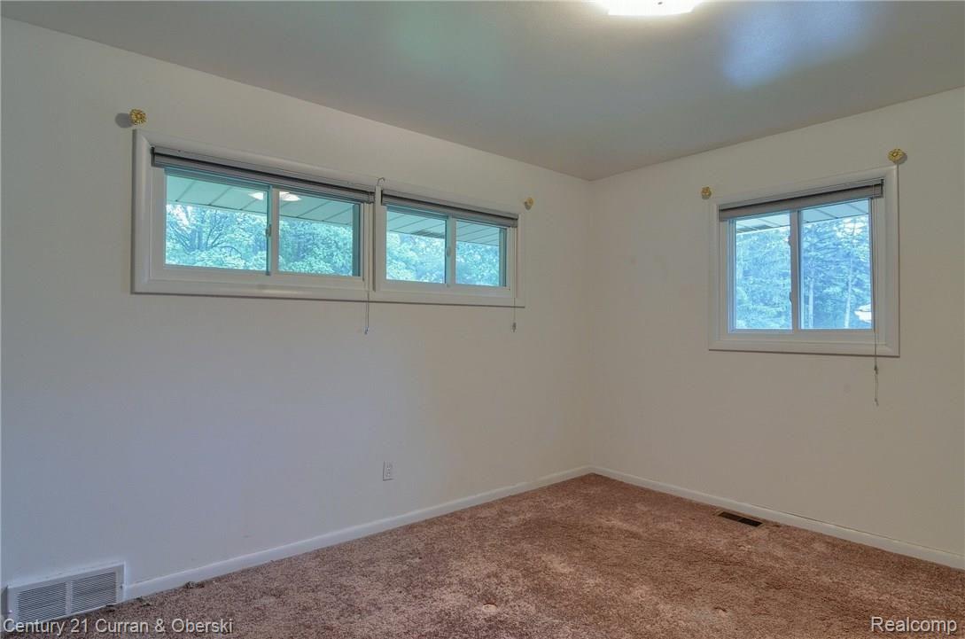 28211 Peppermill Road Farmington, MI 48331 - Photo 15 of 26 Master_Bedroom.jpg