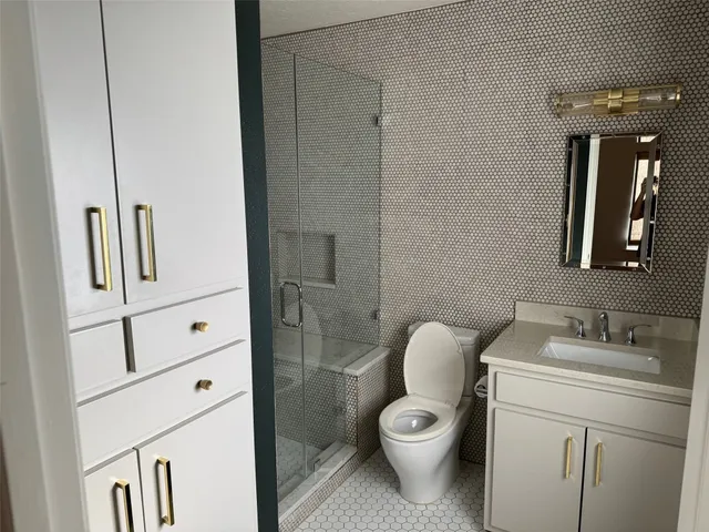 $3,200 | 1208 East 13th Street, Austin, TX 78702